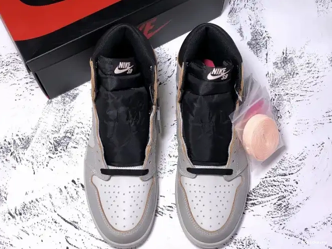 Reps TB OG Jordan SB High Nike Bone x Air 1 CD6578-006 Light 0412
